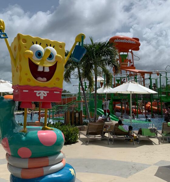 Estátua do Bob Esponja no Parque da Nickelodeon.