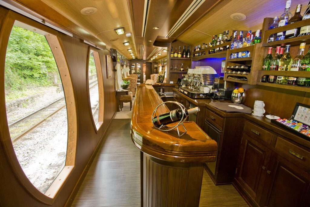 Bar do Costa Verde Express. 
