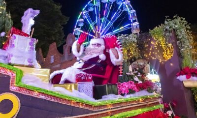 Papai Noel na carruagem de Natal.