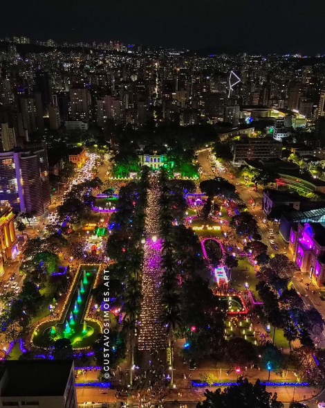 Praça da Liberdade Natal Belo Horizonte (Foto: Reprodução  Instagram @belohorizonte.mg / Gustavo Simões - @gustavosimoes.art)