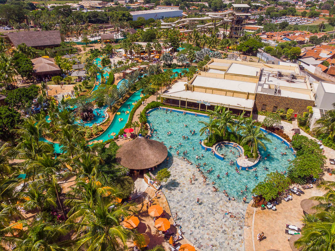 Os descontos também se estendem à compra de combos de ingressos para o parque aquático Hot Beach Olímpia. (Foto: Divulgação)