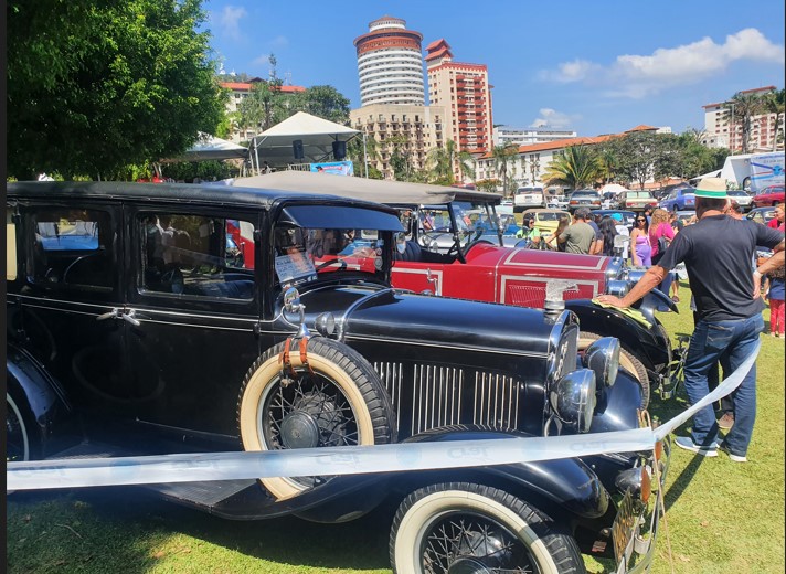 9º Encontro Brasileiro de Autos Antigos da América Latina é aberto ao público
