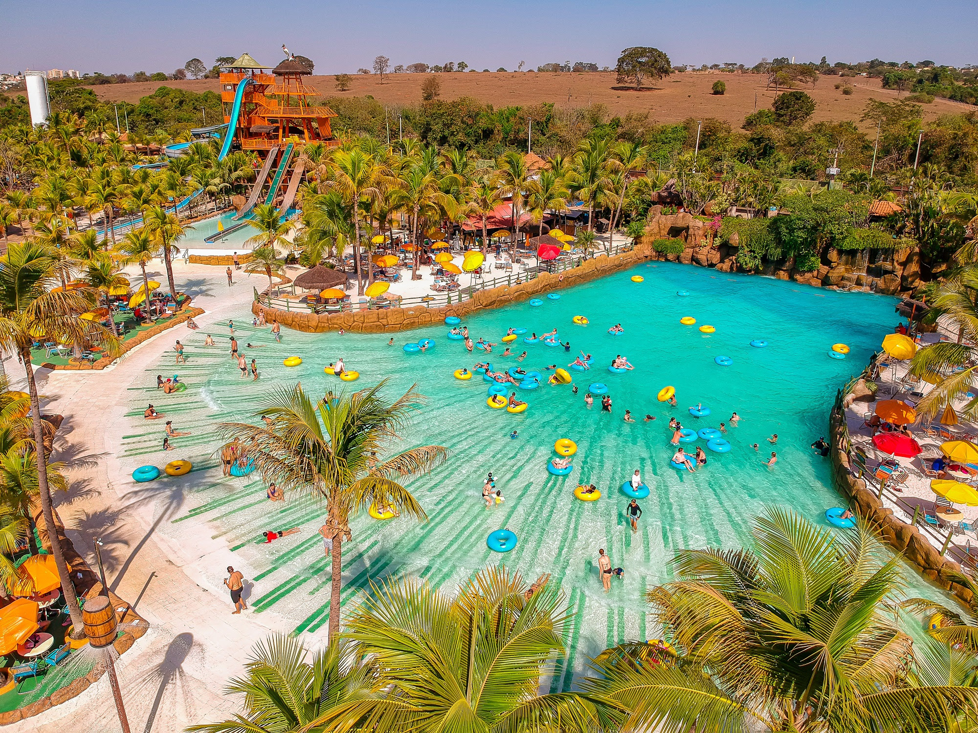 Piscina de ondas do Thermas dos Laranjais, em Olímpia, interior de São Paulo