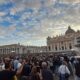 Conclave: o livro, o filme e um dia na Praça São Pedro